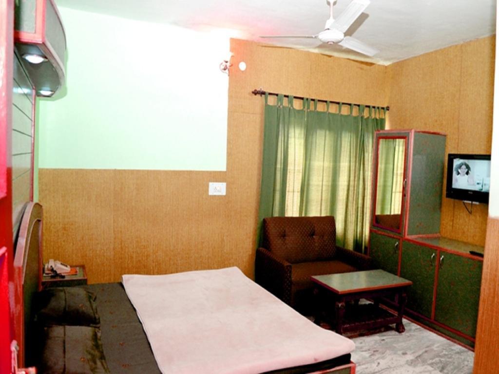 Kasauli Hotel Puri Szoba fotó